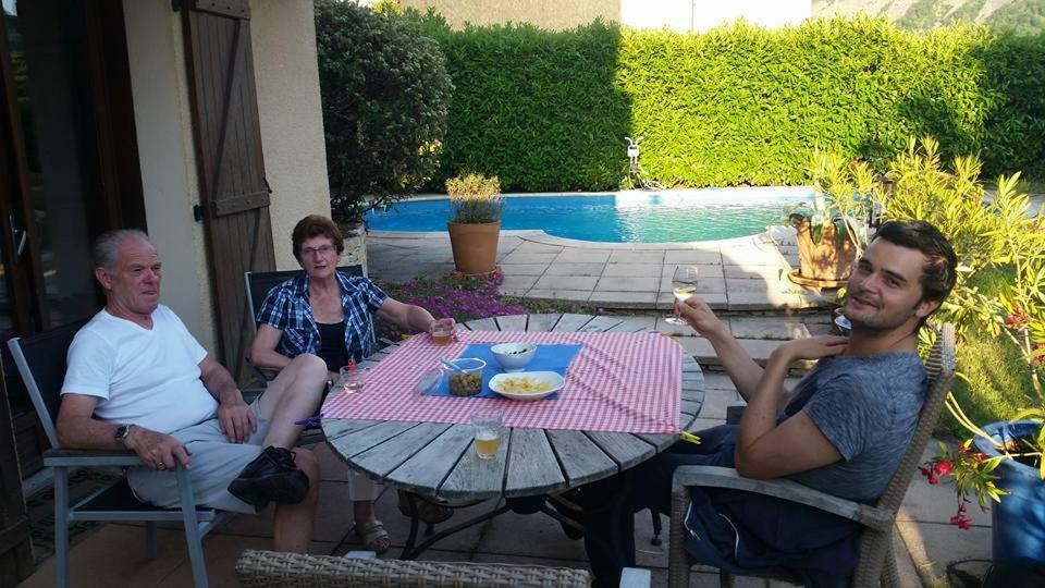 Au Paradis Des Grillons Espinasses 外观 照片